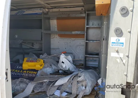 2004 Ford Econoline E350 Super Duty Van from USA, damaged, VIN 1FTSE34L24HB42681